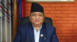 चितवन-२ बाट स्वतःविजयी घोषित गर्न निवेदन दिन आयोग जाँदै उमेश श्रेष्ठ 